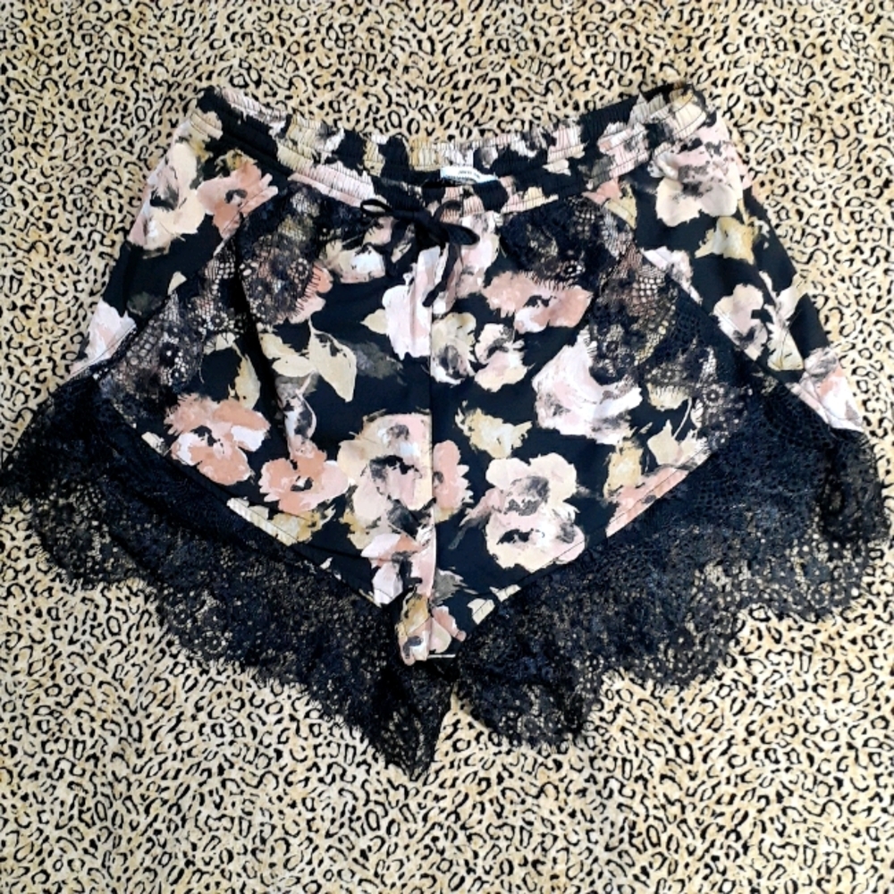 LACEY DRAWSTRING short in Floral